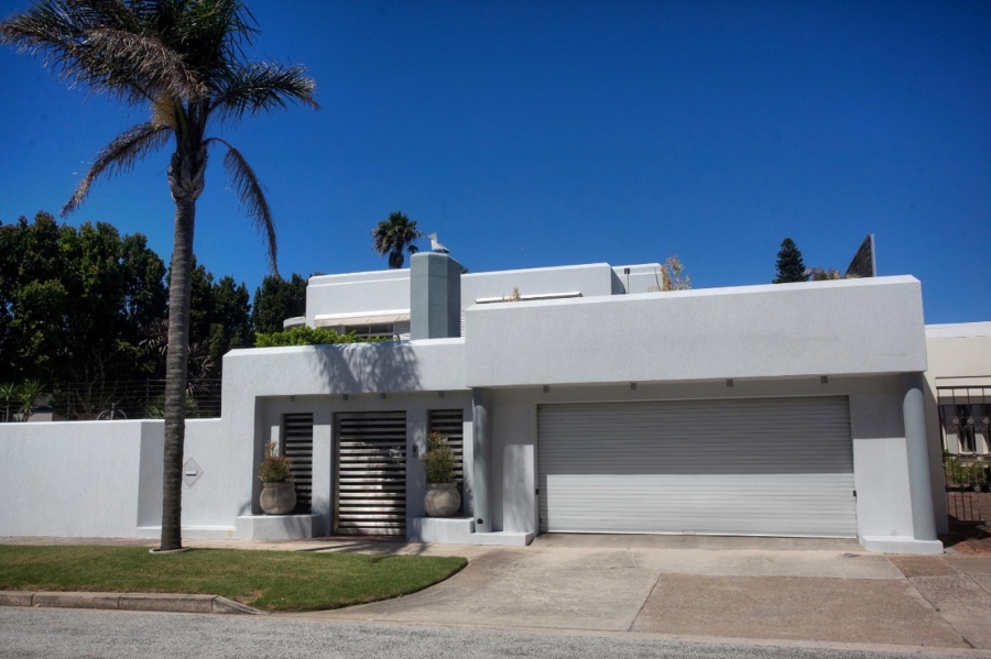 4 Bedroom Property for Sale in Summerstrand Eastern Cape